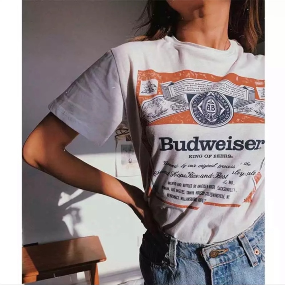 BUDWEISER BEER TEE WHITE RED VINTAGE BOHO WHITE - Picture 2 of 4